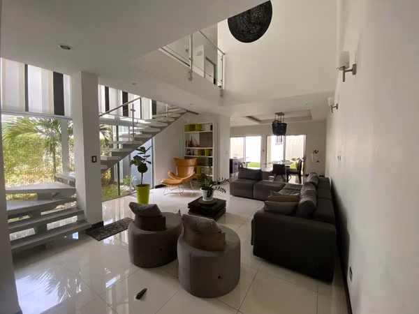 Venta, Casa moderna de 3 habitaciones en condominio con amenidades en Santa Ana ID24471