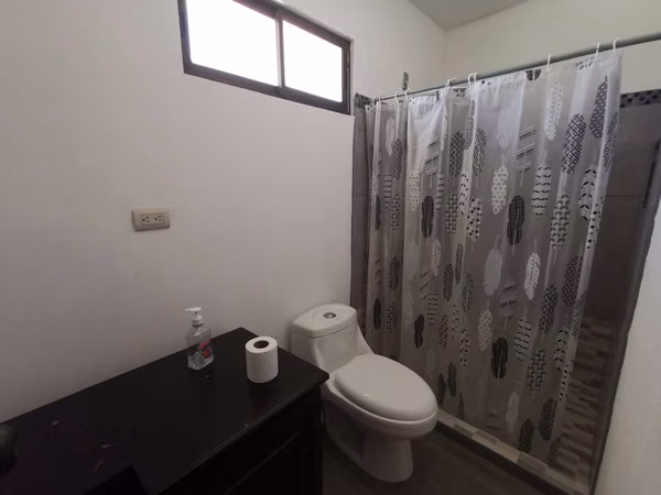 Venta de Casa en Residencial Silvia Eugenia/Desamparados/Alajuela
