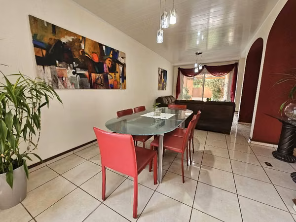 VENDO CASA EN RESIDENCIAL CON SEGURIDAD EN SABANILLA