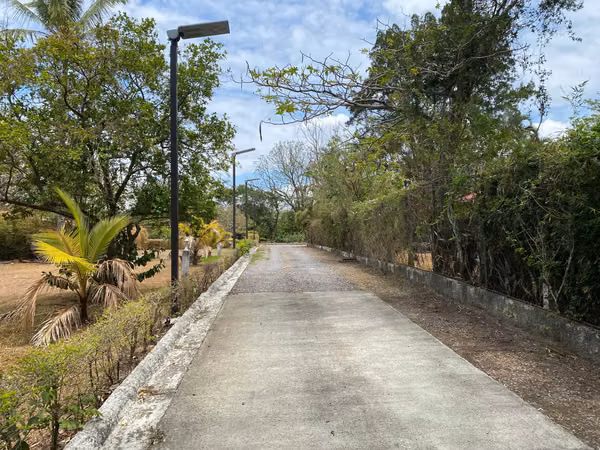 DEVELOP HOMES OR APARTMENTS IN SANTA ANA...  4585