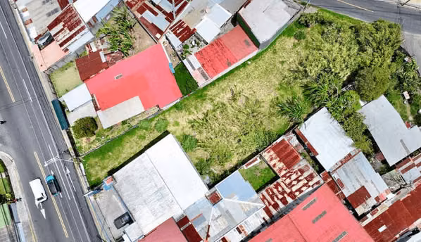 Funcional Terreno Comercial en Coronado con Doble Salida