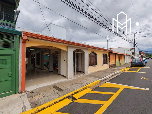 Venta Lujosa Casa En Heredia Centro.