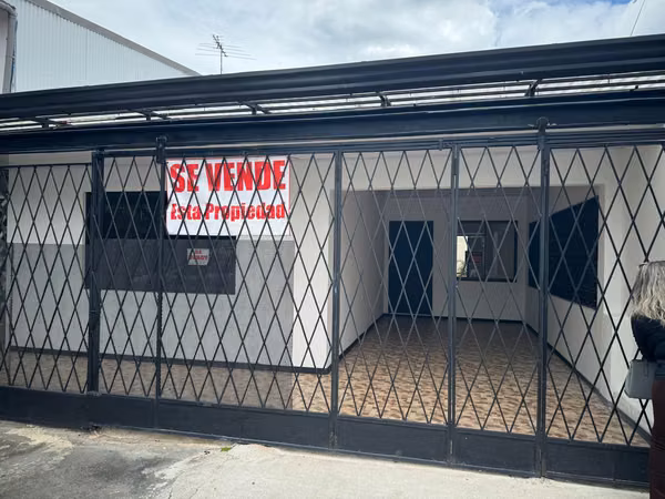 Casa Guadalupe en san José, detrás del Automercado