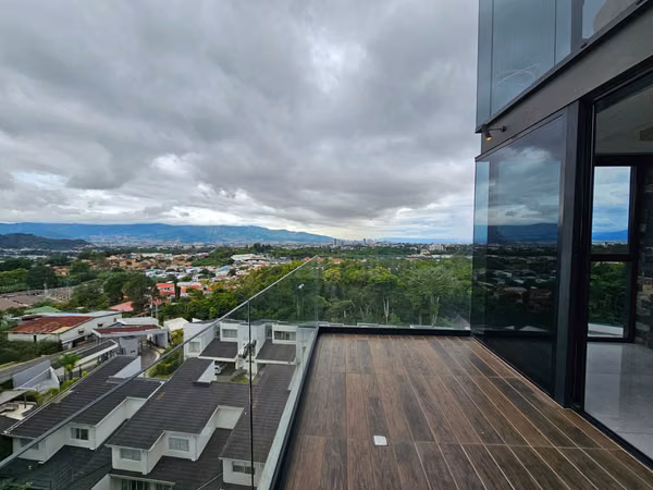 Venta de Penthouse de Lujo. Condominio Golfside.