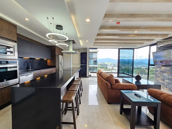 Venta de Penthouse de Lujo. Condominio Golfside.