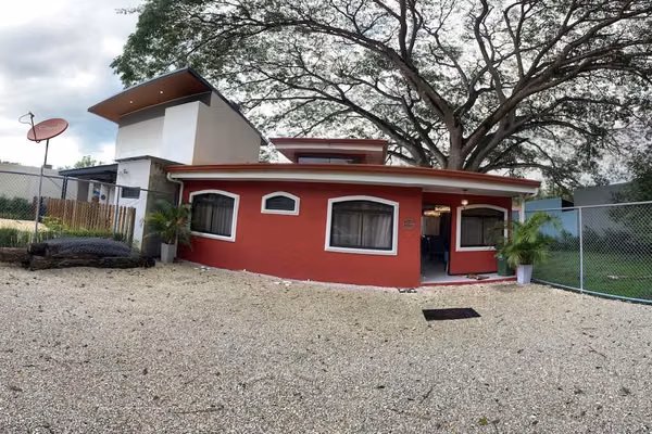 En Venta Casa Roja  en el Área  de Hacienda Pinilla. Nuevo Precio.