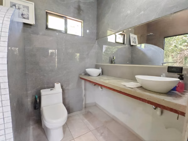 Venta de casa moderna con gran terreno. Puriscal