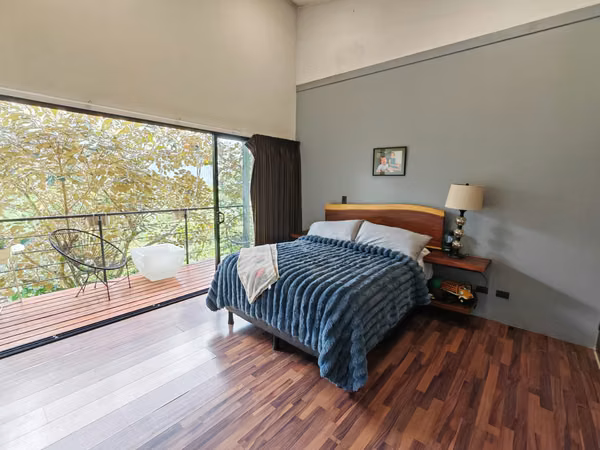 Venta de casa moderna con gran terreno. Puriscal
