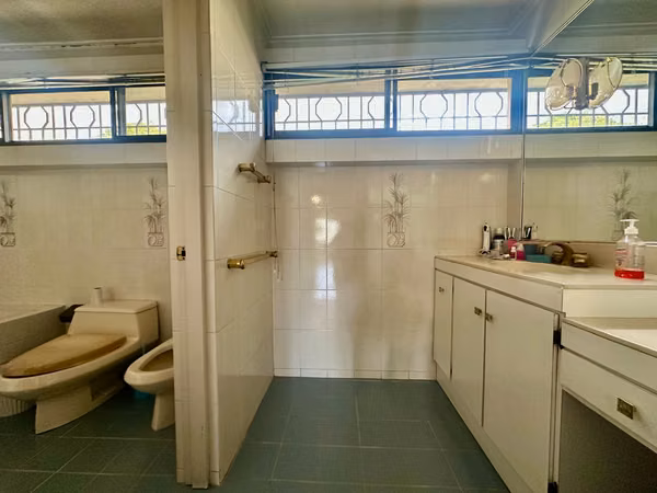*Sabana Noreste - Para remodelar - USO MIXTO - Súper ubicación