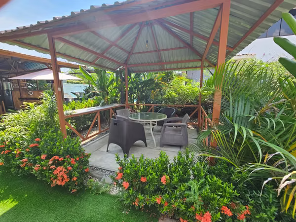 REBAJADO!!Venta de precioso Hotel en Uvita! 5835