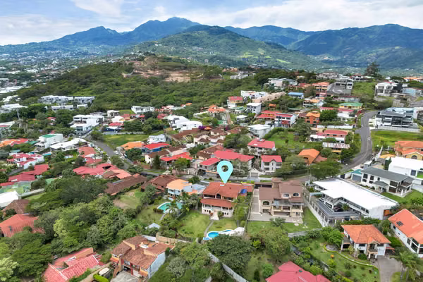Villa Lunavista con Vistas Panorámicas en Guachipelín, Escazú