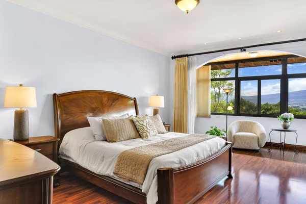 Villa Lunavista con Vistas Panorámicas en Guachipelín, Escazú