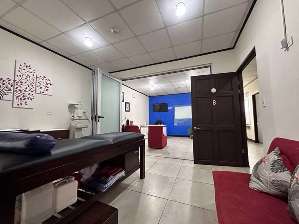Local Comercial en Venta en Cartago Centro | Comercial Multifuncional / Clínica Activa + Potencial Residencial.