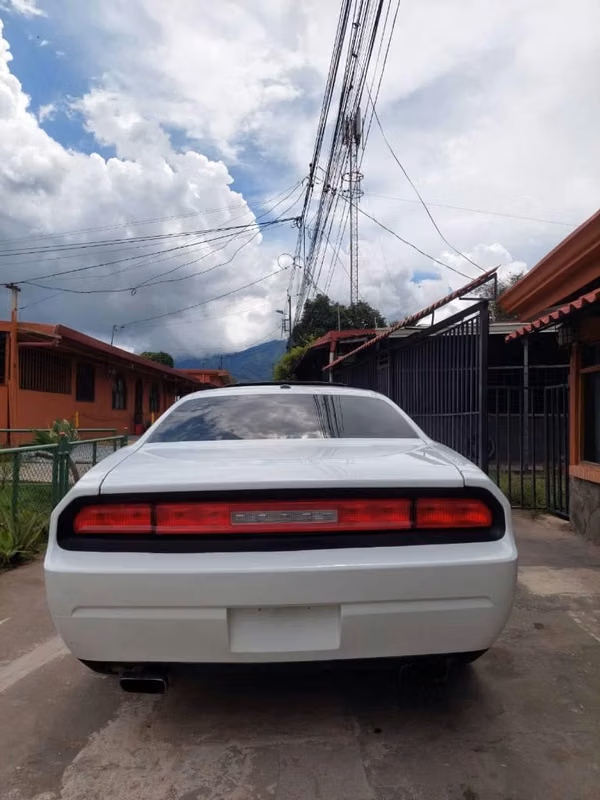Dogde challenger
