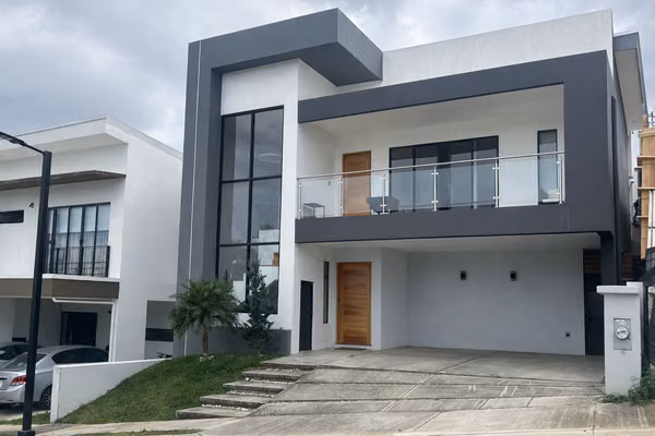 VENTA DE CASA EXCLUSIVA EN BELLO HORIZONTE ESCAZU