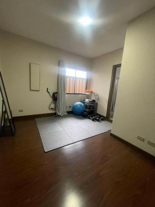 Se vende casa de dos pisos en condominio en la Itaba-Lomas de Ayarco Sur