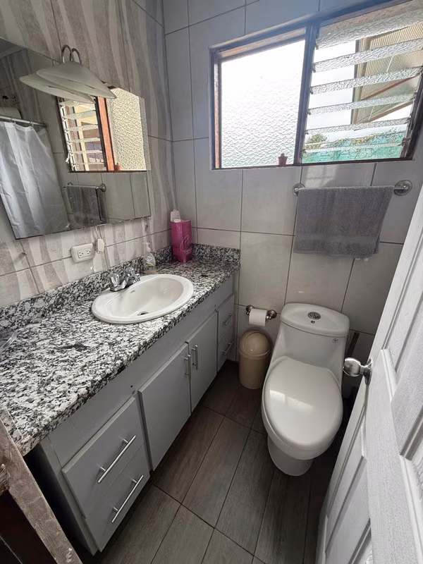 Venta casa amplia 3 hab en Sabanilla, Montes de Oca
