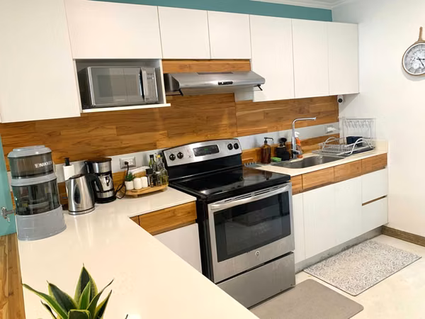 Venta de casa remodelada en Condominio Rincón de la Quebrada, Guachipelín de Escazú
