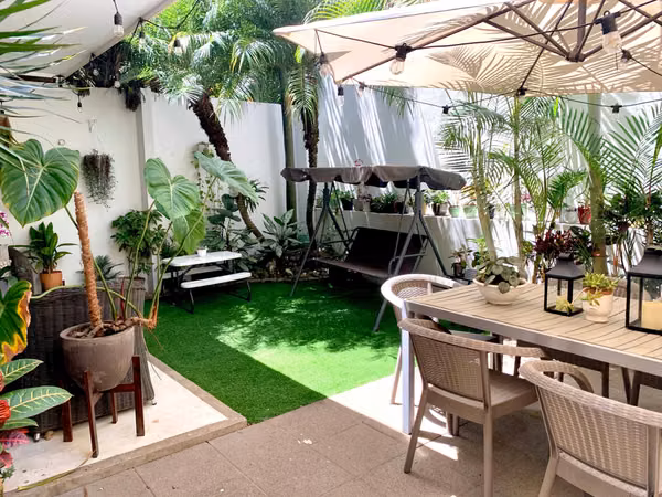 Venta de casa remodelada en Condominio Rincón de la Quebrada, Guachipelín de Escazú