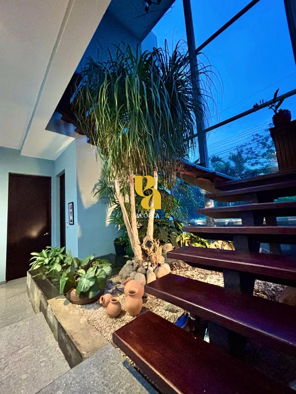 Venta de casa contemporánea independiente en Pozos de Santa Ana