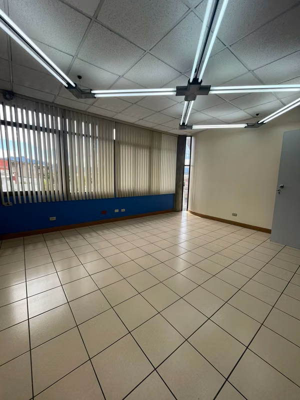 Alquiler de edificio de 3 pisos en Curridabat, El Prado