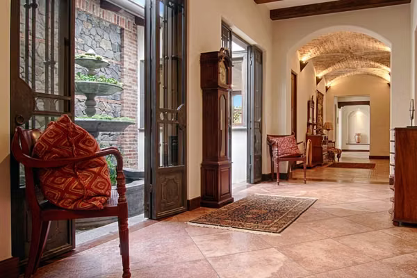 Residencia Fuente de Piedra Colonial en Santa Ana