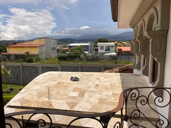 Casa de lujo, San Isidro de Heredia