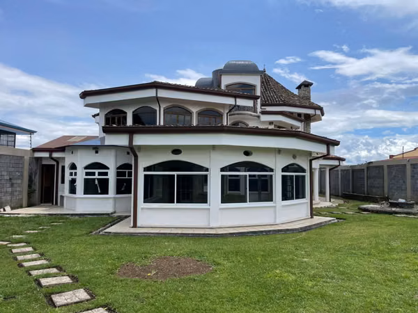 Casa de lujo, San Isidro de Heredia