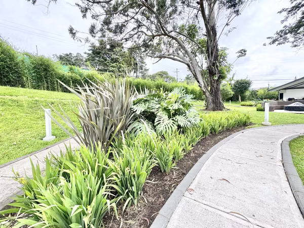 Moderna casa en San Rafael de Escazú con linea blanca