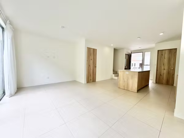 Moderna casa en San Rafael de Escazú con linea blanca