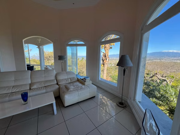 CASA EN VENTA CONDOMINIO. LA TRINIDAD DE MORA. VISTA PANORAMICA 180°. ESPACIOSA