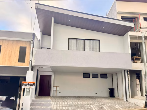 Hermosa Casa con patio en Condominio Distrito San Juan 40847