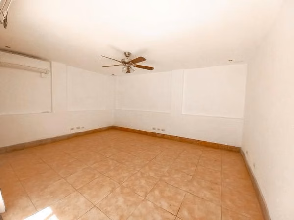 SE VENDE AMPLIA CASA EN ROHRMOSER $320000 REBAJADA