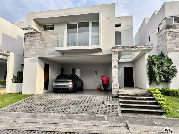 Venta lujosa, moderna y amplia casa, Guachipelin, Escazú (FAU)
