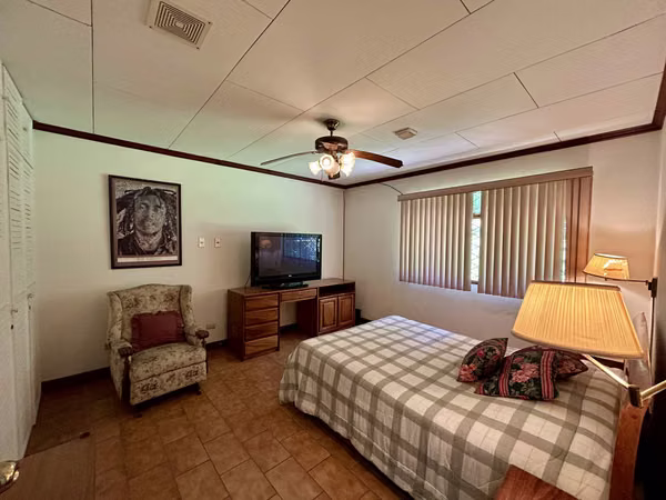 Quinta con Piscina y Rancho en La Garita, Alajuela