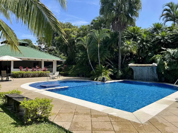 Quinta con Piscina y Rancho en La Garita, Alajuela