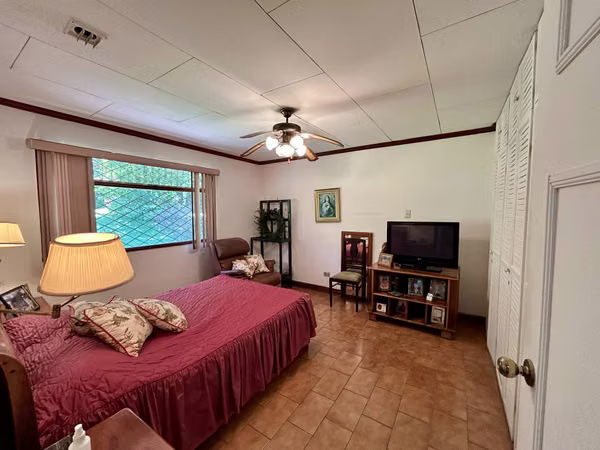 Quinta con Piscina y Rancho en La Garita, Alajuela