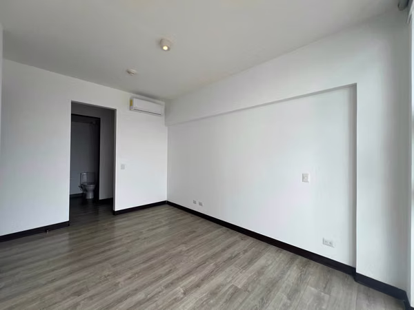 Apartment for rent in a condominium in Rohrmoser.