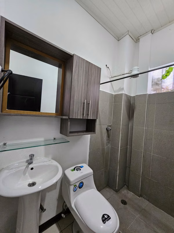 2 cuartos 1 baño c/ Internet, Agua, y Lavanderia (NUEVA COCINA) (Granadilla)