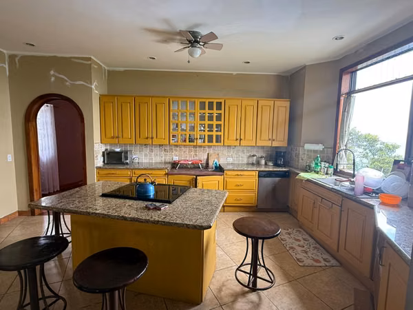 Residencia de Ensueño con Vista al Mar en Vista Mar