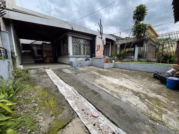 SE VENDE casa para remodelar uso mixto San Francisco de Dos Ríos