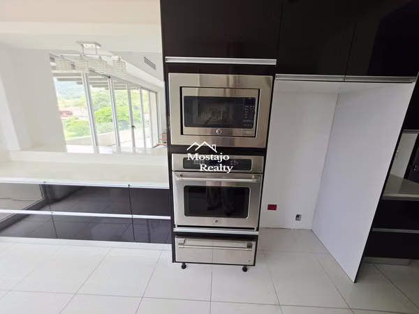 Penthouse en Remate Bancario, Vereda del Río, Santa Ana
