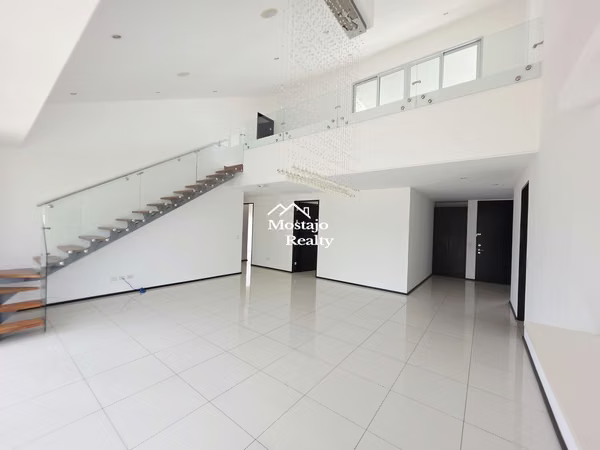 Penthouse en Remate Bancario, Vereda del Río, Santa Ana