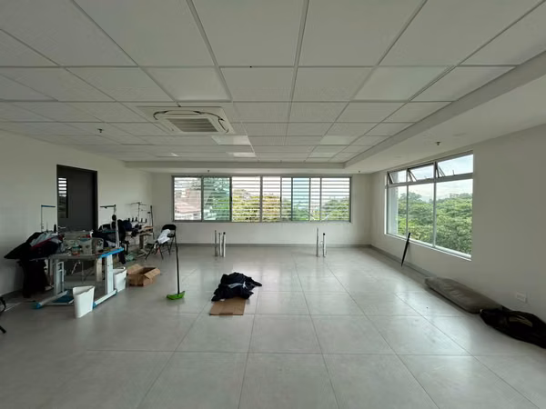 Alquiler de Espacio de Oficina en Guayabos #40835