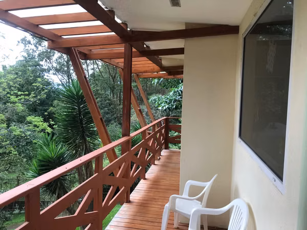 Venta de Propiedad Grande con 2 casas, Granadilla, Curridabat. 4153
