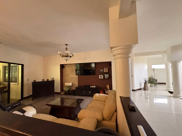 Venta Casa en Tres Ríos, Residencial Roble Sabana Tres Ríos