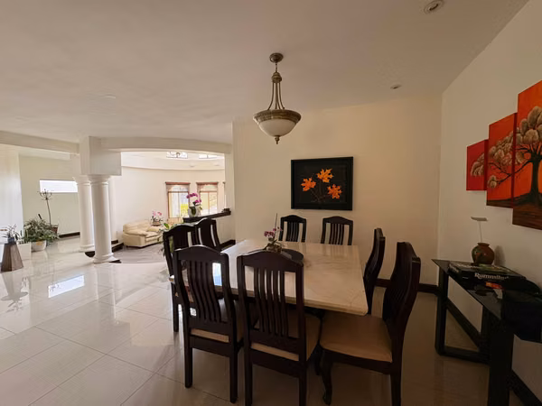 Venta Casa en Tres Ríos, Residencial Roble Sabana Tres Ríos