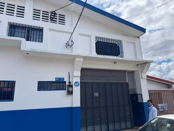 Propiedad con potencial de desarrollo residencial y Bodega - SJ