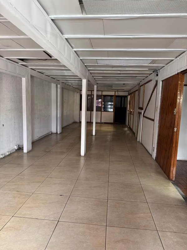 Propiedad con potencial de desarrollo residencial y Bodega - SJ