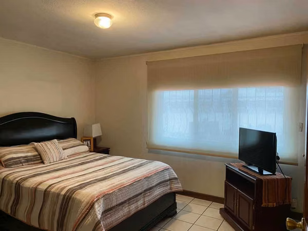 Bella casa de 2 plantas en VENTA dentro de condominio en Rhormoser